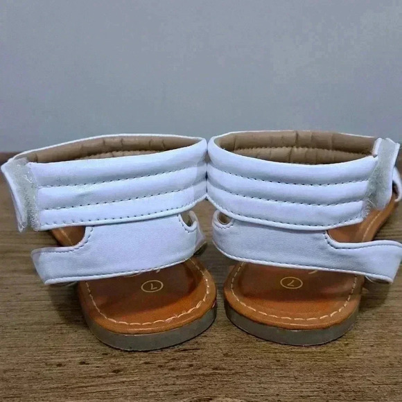 ❤️ White M Shein Faux Leather Sandals - Picture 5 of 9